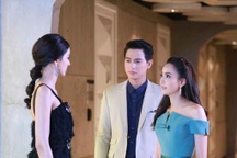 Lần đầu gặp bạn trai của tôi, chị gái có phản ứng lạ và lập tức bỏ đi