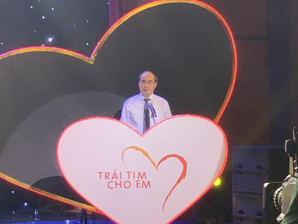 Áo đấu của U22 Việt Nam được đấu giá gây quỹ cho chương trình Trái tim cho em - 7