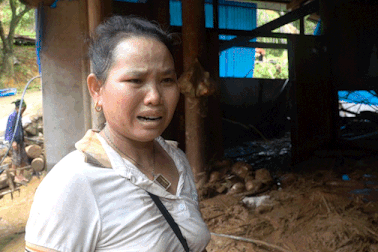 Bản làng tan hoang sau cơn lũ lịch sử: Trôi hết, trong nhà không còn gì nữa