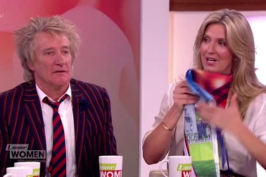 Rod Stewart và vợ Penny Lancaster trả lời phỏng vấn trên truyền hình