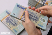 Một công ty địa ốc cắt thu nhập chủ tịch từ hơn 6 tỷ về còn gần 1 tỷ đồng