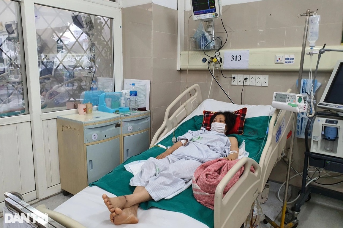 2 bệnh nhân khó khăn được Báo Dân trí phản ánh đón nhận quà nhân ái - 4 2 bệnh nhân khó khăn được Báo Dân trí phản ánh đón nhận quà nhân ái - 4
