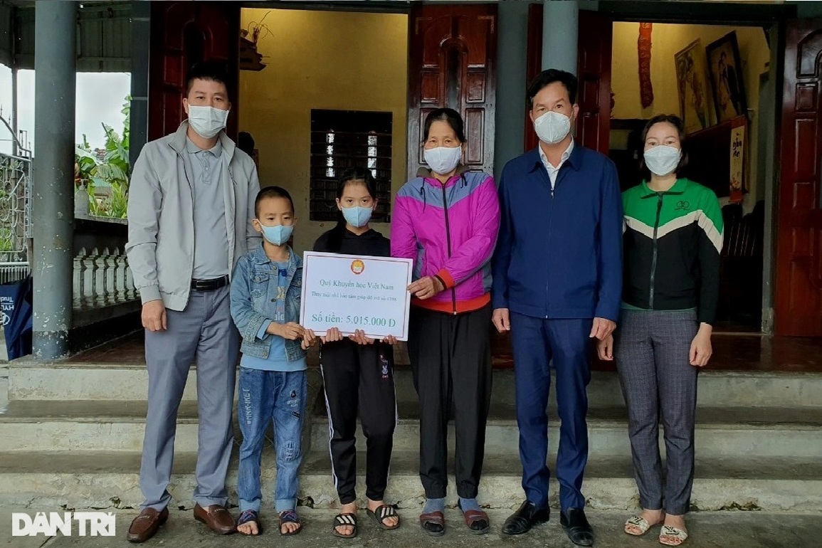 Hơn 163 triệu đồng đến với 2 đứa trẻ mồ côi cha, nguy cơ phải bỏ học - 2 Hơn 163 triệu đồng đến với 2 đứa trẻ mồ côi cha, nguy cơ phải bỏ học - 2