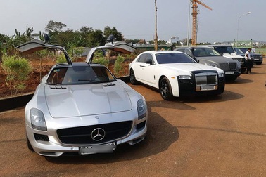 Giảm sâu 25 tỷ xuống 10 tỷ, dân Việt chờ thời tung tiền chơi ôtô sang