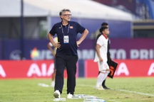 Những đổi mới về nhân sự đội tuyển Việt Nam thời HLV Philippe Troussier