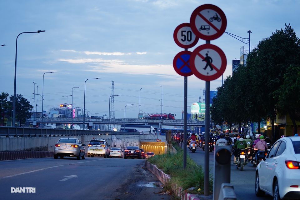 TPHCM: Chạy đua hoàn thành 6 công trình trọng điểm - 4 TPHCM: Chạy đua hoàn thành 6 công trình trọng điểm - 4