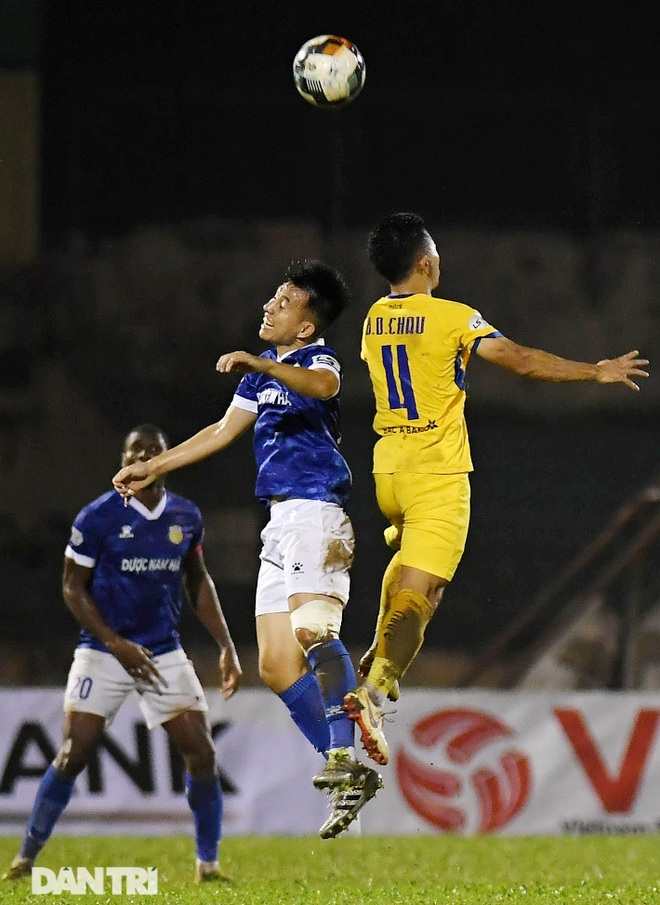 CLB Nam Định vượt thác ghềnh trụ hạng thành công V-League - 15 CLB Nam Định vượt thác ghềnh trụ hạng thành công V-League - 15