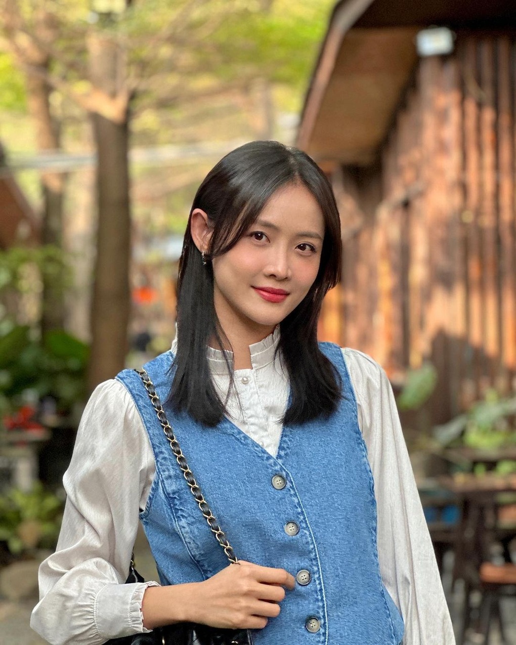 Á hậu chân dài 1,2m Trương Mỹ Nhân và chuyện hợp tan với bạn trai kém tuổi - 13 Á hậu chân dài 1,2m Trương Mỹ Nhân và chuyện hợp tan với bạn trai kém tuổi - 13