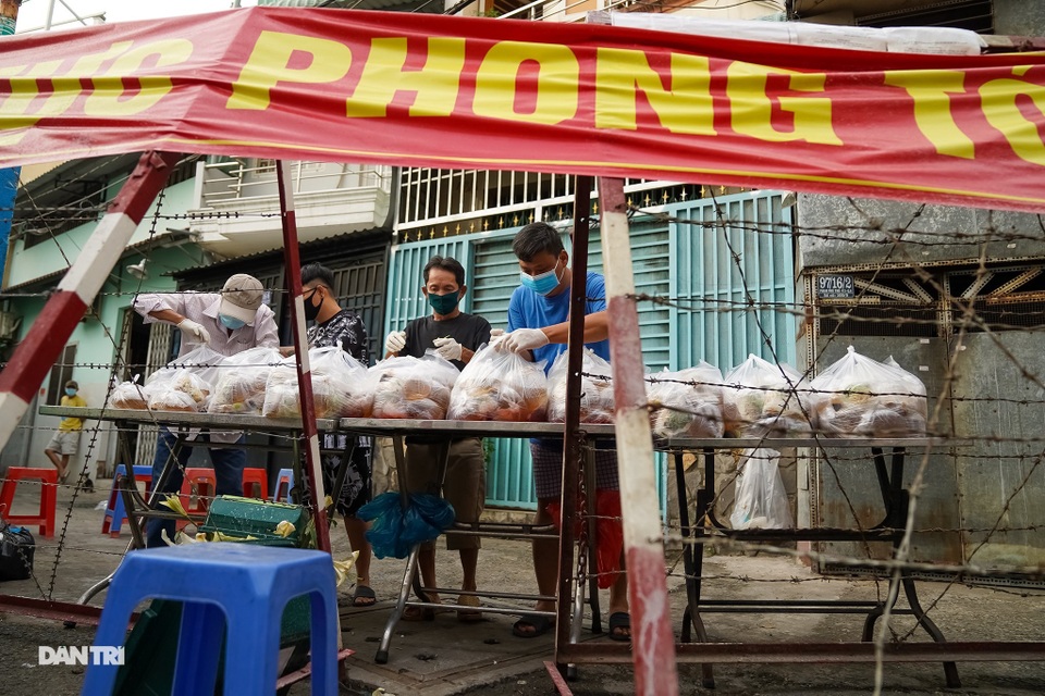 TPHCM bước đầu kiểm soát được nguy cơ lây nhiễm từ chùm ca bệnh Covid-19 - 11 TPHCM bước đầu kiểm soát được nguy cơ lây nhiễm từ chùm ca bệnh Covid-19 - 11