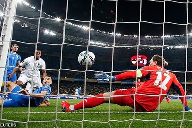 Pháp hòa thất vọng, Hà Lan và Bồ Đào Nha thắng tưng bừng