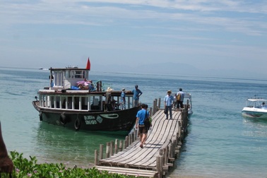 Lệ phí từ du khách được sử dụng để bảo tồn biển Cù Lao Chàm