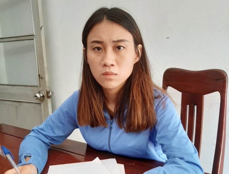 Lừa “chạy” sổ đỏ, nữ quái chiếm đoạt gần nửa tỷ đồng - 1 Lừa “chạy” sổ đỏ, nữ quái chiếm đoạt gần nửa tỷ đồng - 1