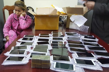 Bắt giữ hàng nghìn điện thoại Samsung, iPhone 6, Nokia, HTC trị giá hơn 1 tỷ đồng