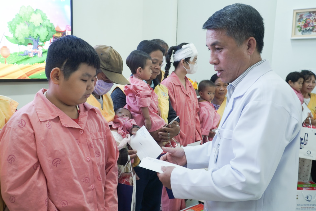 성인 진료 전문 병원에서 중추절을 맞이하여... 어린이 - 3 Khi bệnh viện điều trị chuyên sâu người lớn tổ chức Trung thu cho… trẻ em - 3