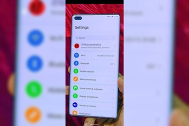 Huawei P40 Pro lộ ảnh thực tế với màn hình đục lỗ giống Galaxy S10+