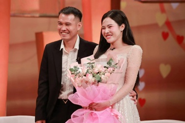 9X An Giang liên tục nhìn một chỗ vì nghi ngờ giới tính của cô gái xinh đẹp