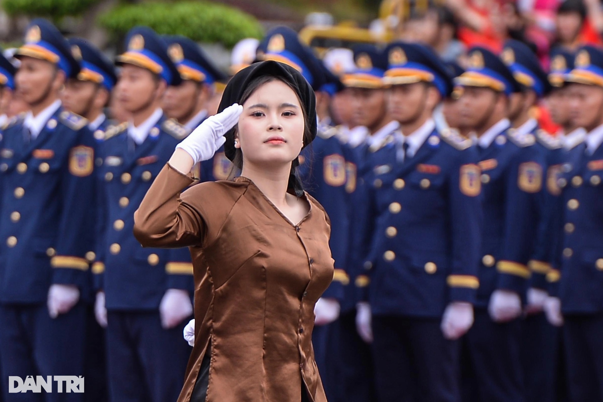 Những hình ảnh ấn tượng tại lễ kỷ niệm 70 năm Giải phóng Hải Phòng - 12