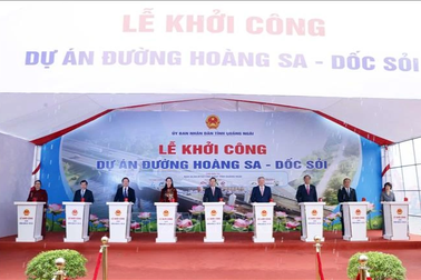 Chủ tịch nước phát lệnh khởi công dự án đường Hoàng Sa - Dốc Sỏi