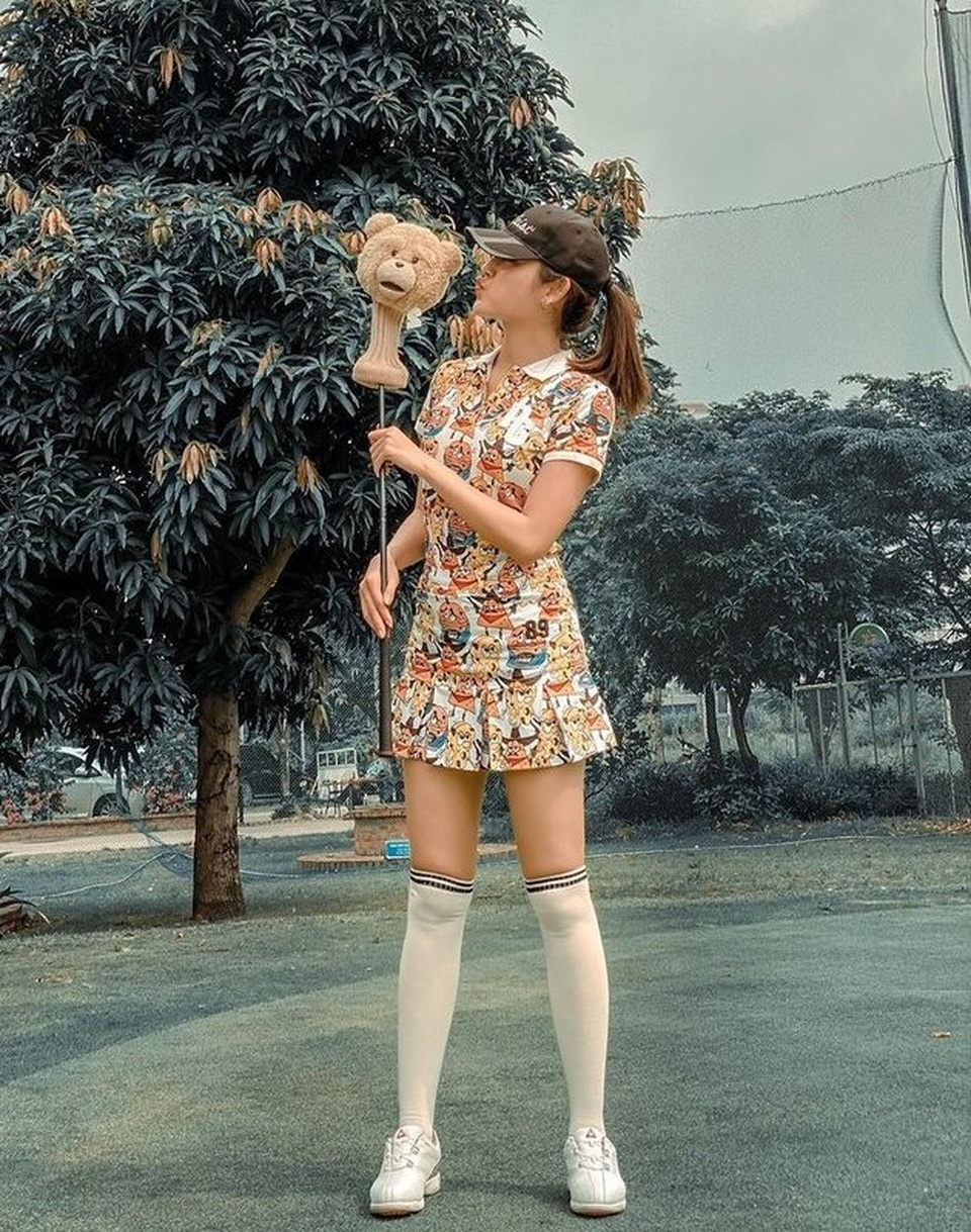 Hương Giang hài hước tiết lộ kiểu tóc “chim sẻ đi mưa” tự cắt - 13 Hương Giang hài hước tiết lộ kiểu tóc “chim sẻ đi mưa” tự cắt - 13