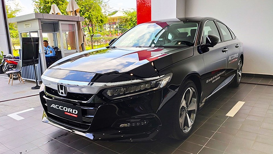 Top 10 ô tô bán chậm nhất tháng 2: Xe sang đứng đầu bảng - 5 Top 10 ô tô bán chậm nhất tháng 2: Xe sang đứng đầu bảng - 5