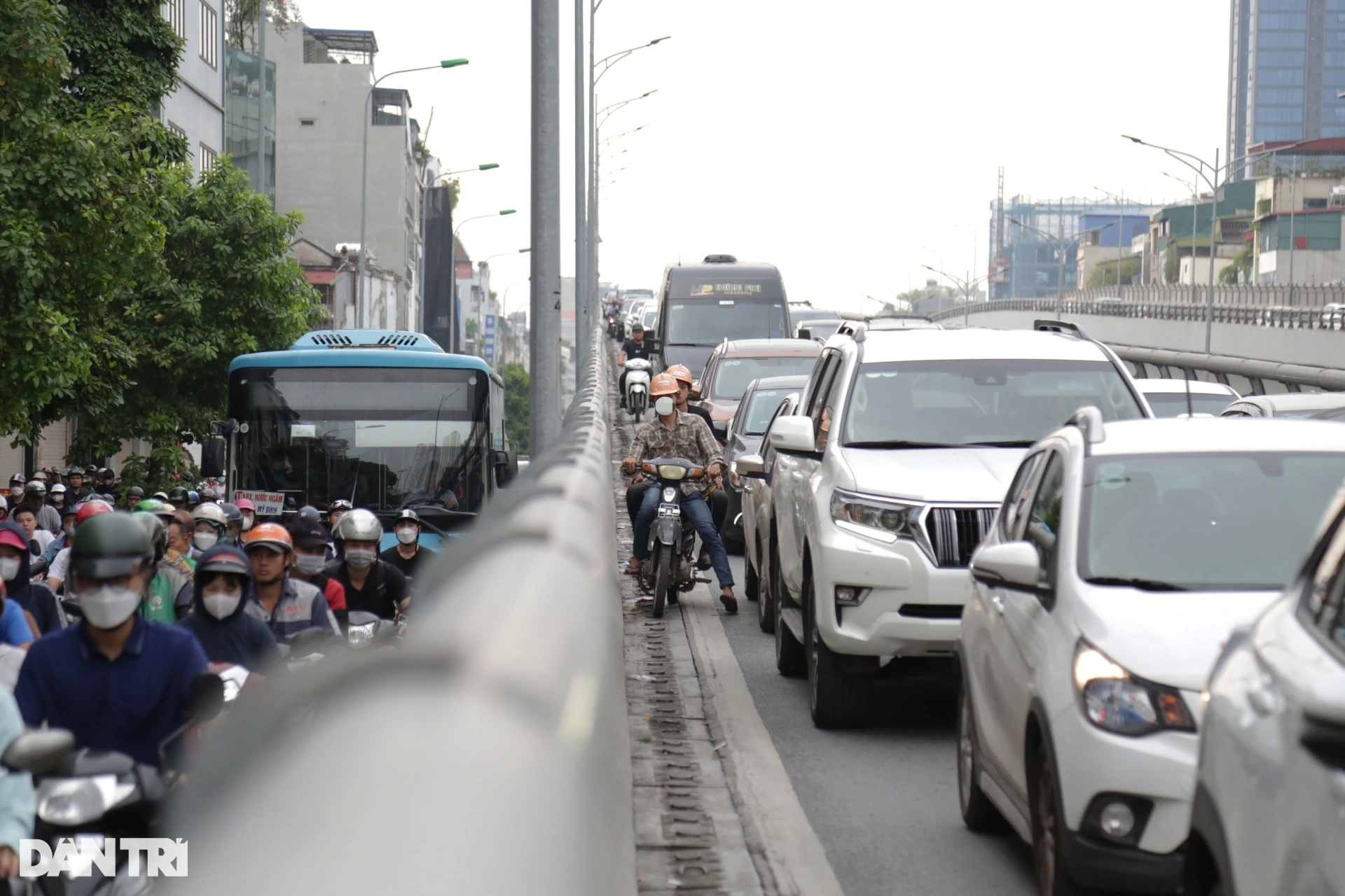 Nửa tháng tăng nặng mức phạt, lác đác xe máy đi lên Vành đai 2, Vành đai 3 - 2 Nửa tháng tăng nặng mức phạt, lác đác xe máy đi lên Vành đai 2, Vành đai 3 - 2