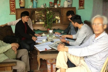 Choáng váng với những khoản thu “đè đầu” dân nghèo