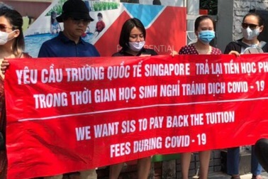 Lùm xùm học phí online Trường Quốc tế Singapore: Phụ huynh lại phản đối