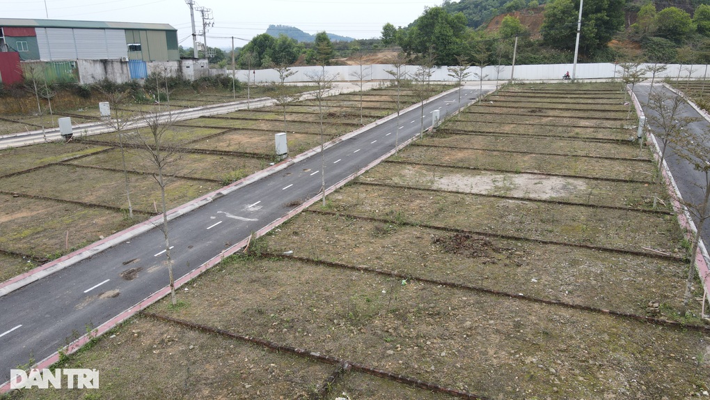 Sốt đất hạ nhiệt, nhà đầu tư âm thầm cắt lỗ - 2 Sốt đất hạ nhiệt, nhà đầu tư âm thầm cắt lỗ - 2