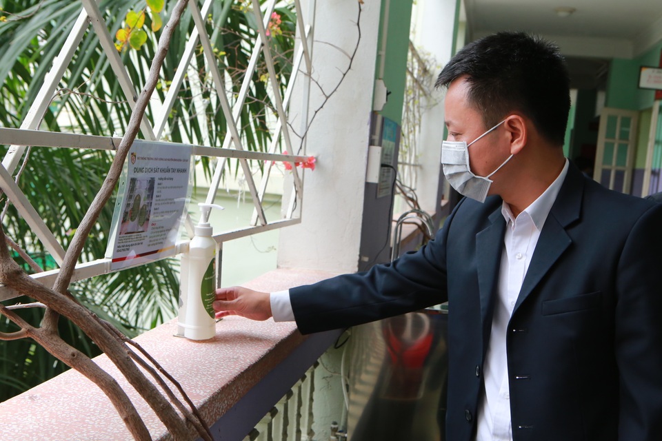 Hà Nội: Các trường triển khai dạy học online, tăng cường khử khuẩn mùa dịch - 10 Hà Nội: Các trường triển khai dạy học online, tăng cường khử khuẩn mùa dịch - 10