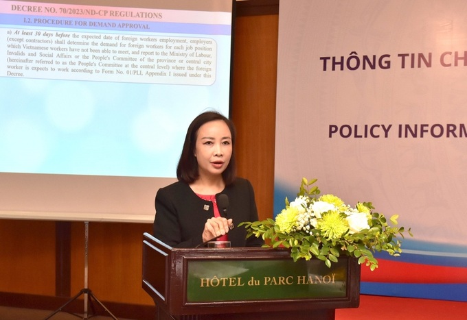 TS Nguyễn Thị Quyên, Phó Cục trưởng Cục Việc làm trình bày về định hướng sửa đổi Luật Việc làm

