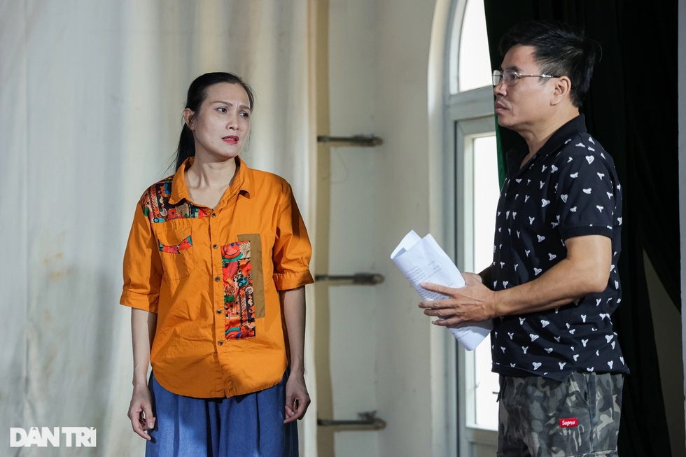Nhà hát Cải lương xuống cấp, tường bong tróc, nghệ sĩ không có thưởng Tết - 9 Nhà hát Cải lương xuống cấp, tường bong tróc, nghệ sĩ không có thưởng Tết - 9