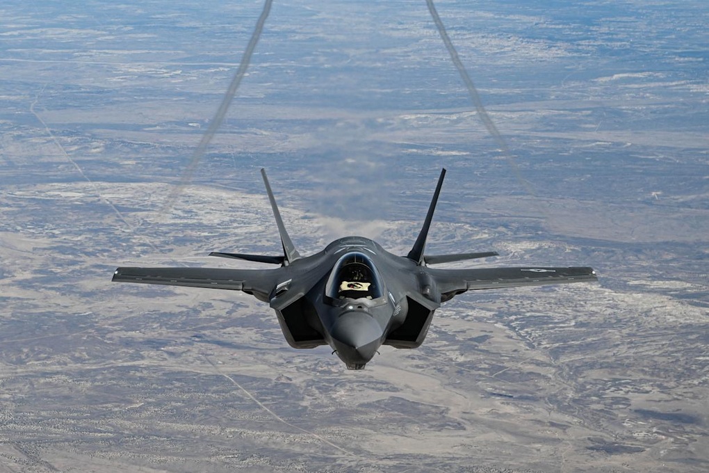 Tranh cãi tính năng tàng hình của F-35 Mỹ sau vụ suýt bị Houthi bắn hạ |  Báo Dân trí