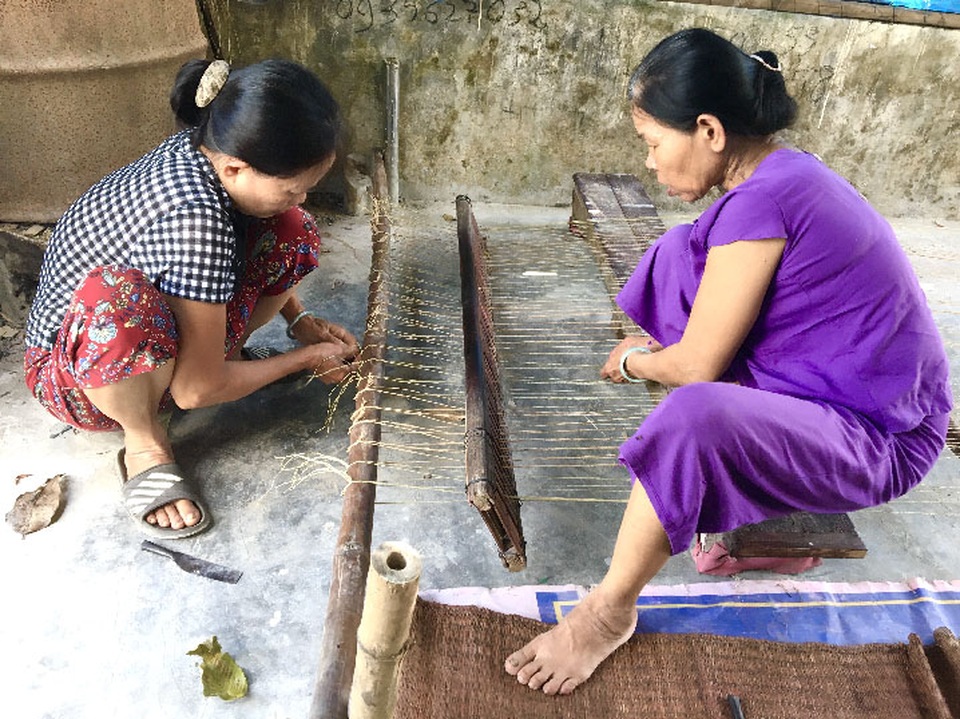 Đà Nẵng: Nghề dệt chiếu Cẩm Nê vang bóng có nguy cơ mai một - 2 Đà Nẵng: Nghề dệt chiếu Cẩm Nê vang bóng có nguy cơ mai một - 2