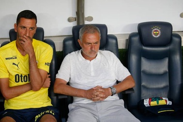 Thầy trò Mourinho chiến thắng trước trận quyết định vé dự Champions League