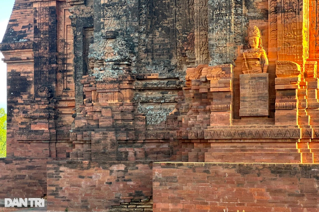 Vì sao du khách ít lui tới di tích tháp Hòa Lai ở Ninh Thuận? - 4 Vì sao du khách ít lui tới di tích tháp Hòa Lai ở Ninh Thuận? - 4