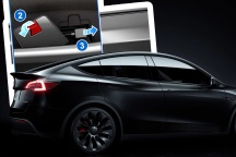 Xe hết pin đột ngột, cha mẹ phải đập cửa kính để cứu con mắc kẹt bên trong