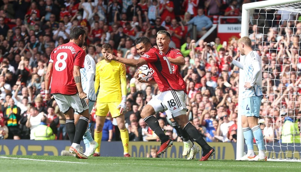 Thủng lưới 2 bàn sau 4 phút, Man Utd vẫn ngược dòng hạ Nottingham - 2