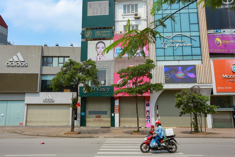 Loạt cửa hàng ở Hà Nội trả mặt bằng, chủ nhà méo mặt tìm khách thuê - 12 Loạt cửa hàng ở Hà Nội trả mặt bằng, chủ nhà méo mặt tìm khách thuê - 12