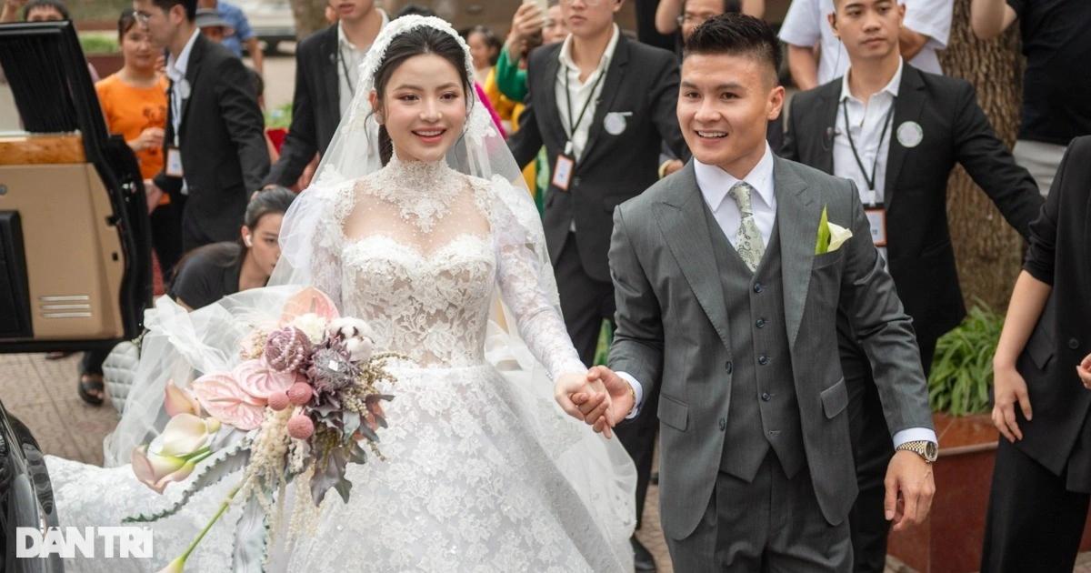 View - Cô dâu Chu Thanh Huyền xuất hiện xinh đẹp, sánh đôi tình tứ bên Quang Hải | Báo Dân trí