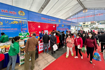 Elmich mang niềm vui đến nhiều gia đình tại Hội chợ Tết Công đoàn 2023