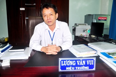 Hiệu trưởng Trường CĐ Kinh tế-Kỹ thuật Quảng Nam bất ngờ xin nghỉ việc