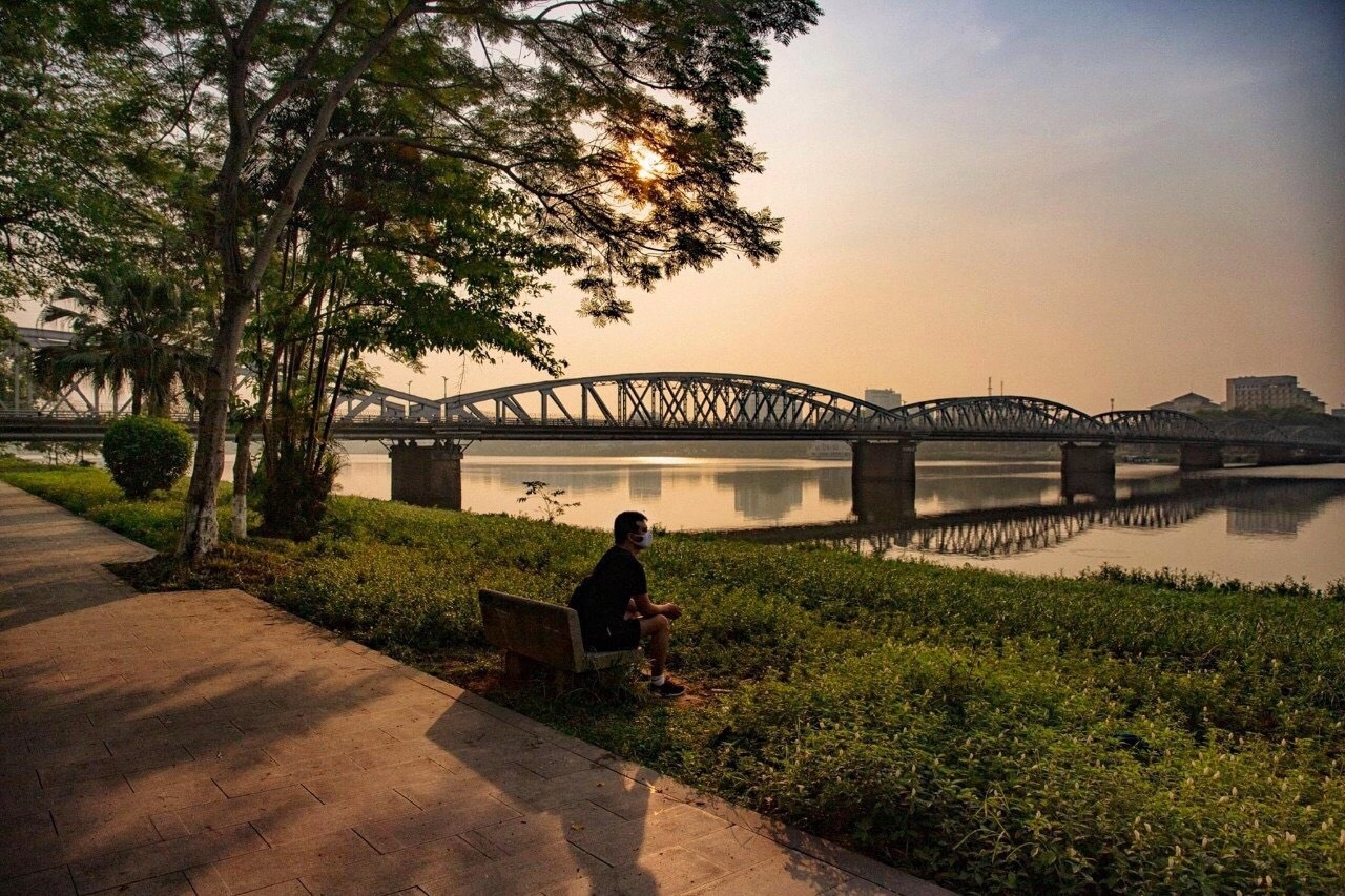 Khung cảnh hoàng hôn đẹp mê hoặc trên sông Hương - 6 Khung cảnh hoàng hôn đẹp mê hoặc trên sông Hương - 6