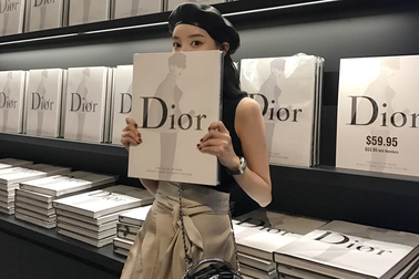 Nghiện mua sắm có tác hại khủng khiếp như nghiện chất kích thích