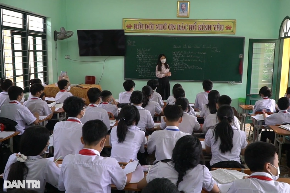 Chuyện khó tin khi thiếu hàng nghìn giáo viên vẫn phải tinh giản biên chế - 2 Chuyện khó tin khi thiếu hàng nghìn giáo viên vẫn phải tinh giản biên chế - 2
