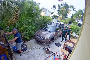 Tiếng kêu cứu khẩn thiết từ một ngôi nhà và cái kết bất ngờ khi cảnh sát đến