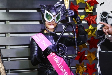 Miêu nữ huyền bí đăng quang đêm Halloween