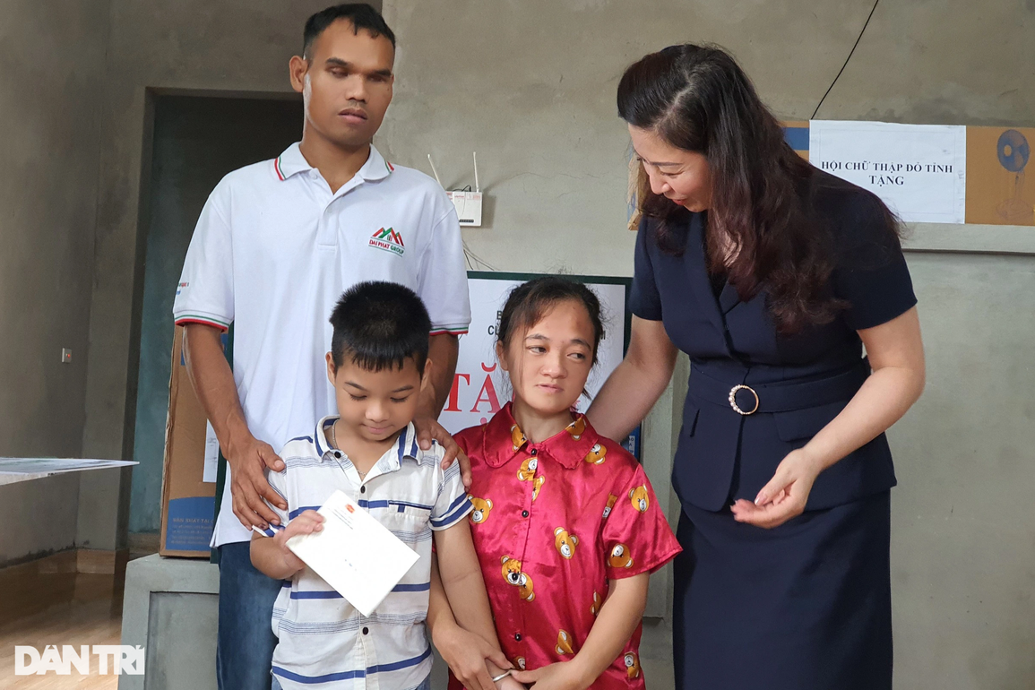 Ở trong nhà mới, đêm đầu tiên gia đình em mừng quá không ngủ được - 2 Ở trong nhà mới, đêm đầu tiên gia đình em mừng quá không ngủ được - 2