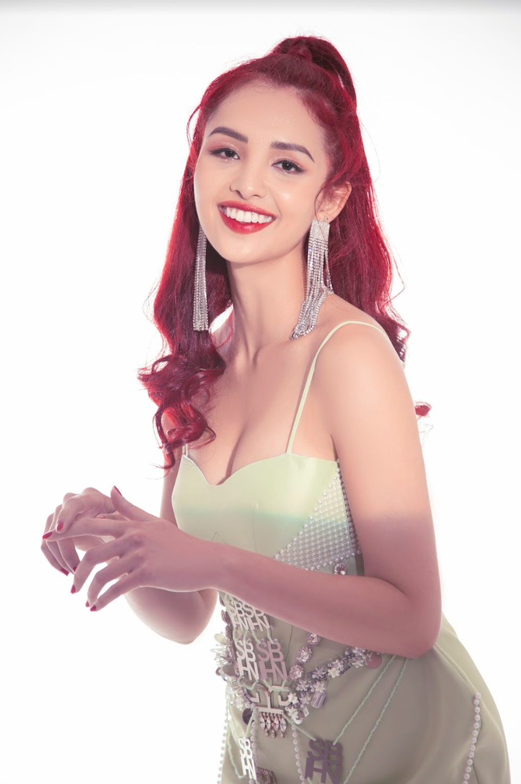 Nhan sắc tươi trẻ của hoa hậu Diệu Hoa bên hai con gái - 7 Nhan sắc tươi trẻ của hoa hậu Diệu Hoa bên hai con gái - 7