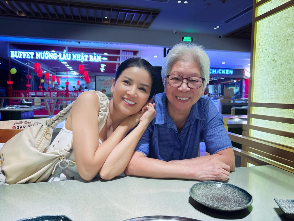 NSƯT Ngọc Trinh: Đời tư kín tiếng và vai diễn dang dở trong Mùi ngò gai - 5 NSƯT Ngọc Trinh: Đời tư kín tiếng và vai diễn dang dở trong Mùi ngò gai - 5
