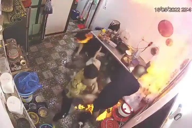 Thót tim vụ hỏa hoạn bất ngờ vì dùng cồn để nấu ăn